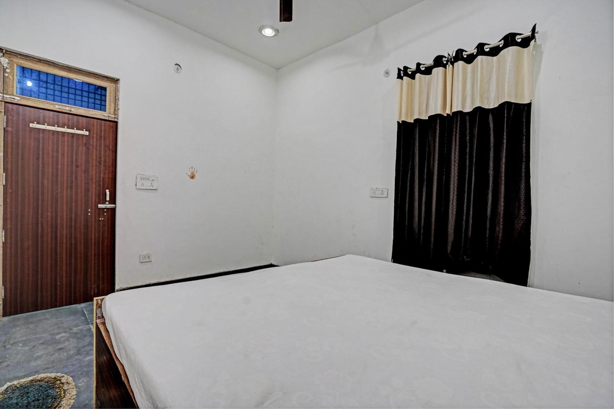 Oyo Double Ss Hotel Hāthras Kültér fotó