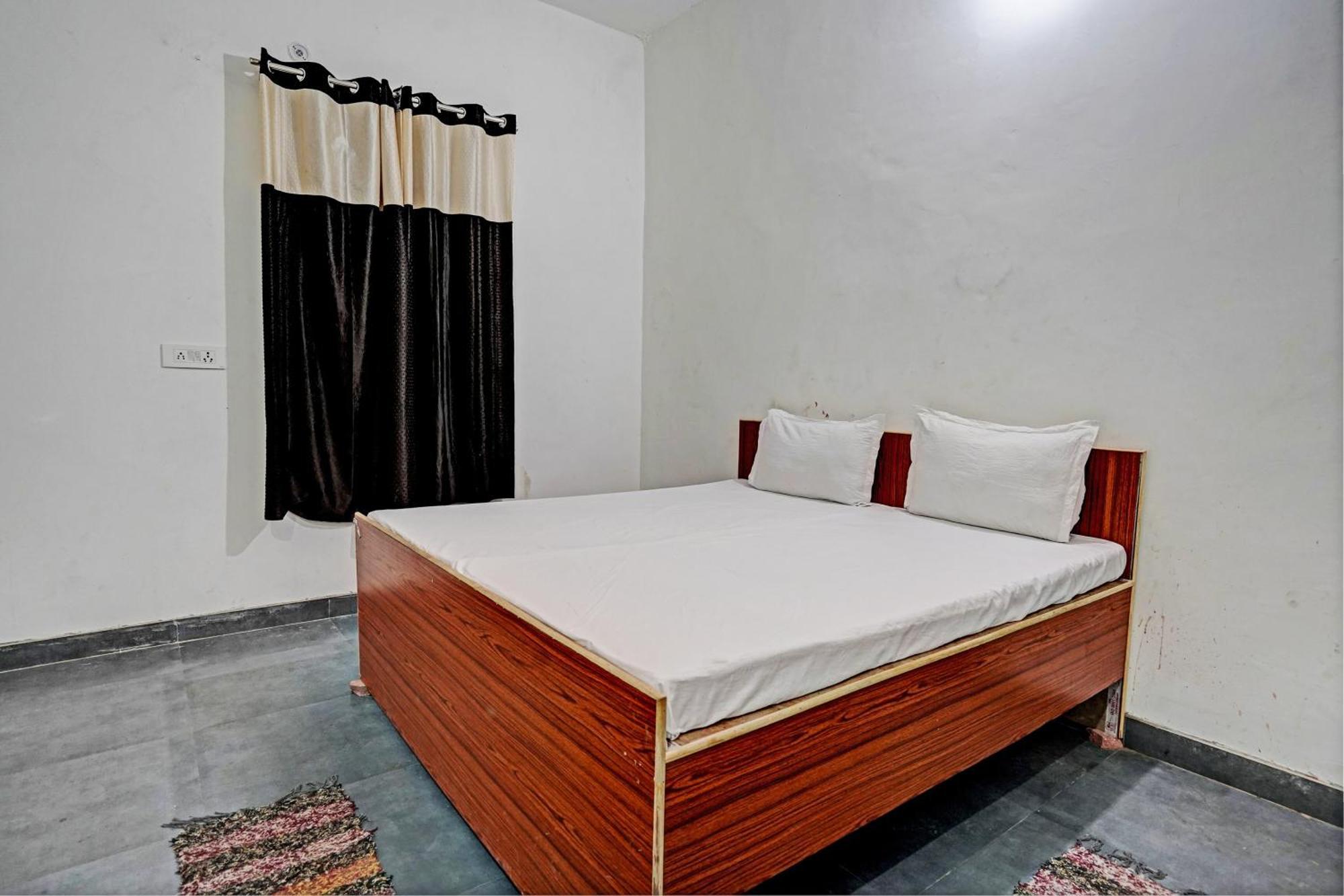 Oyo Double Ss Hotel Hāthras Kültér fotó