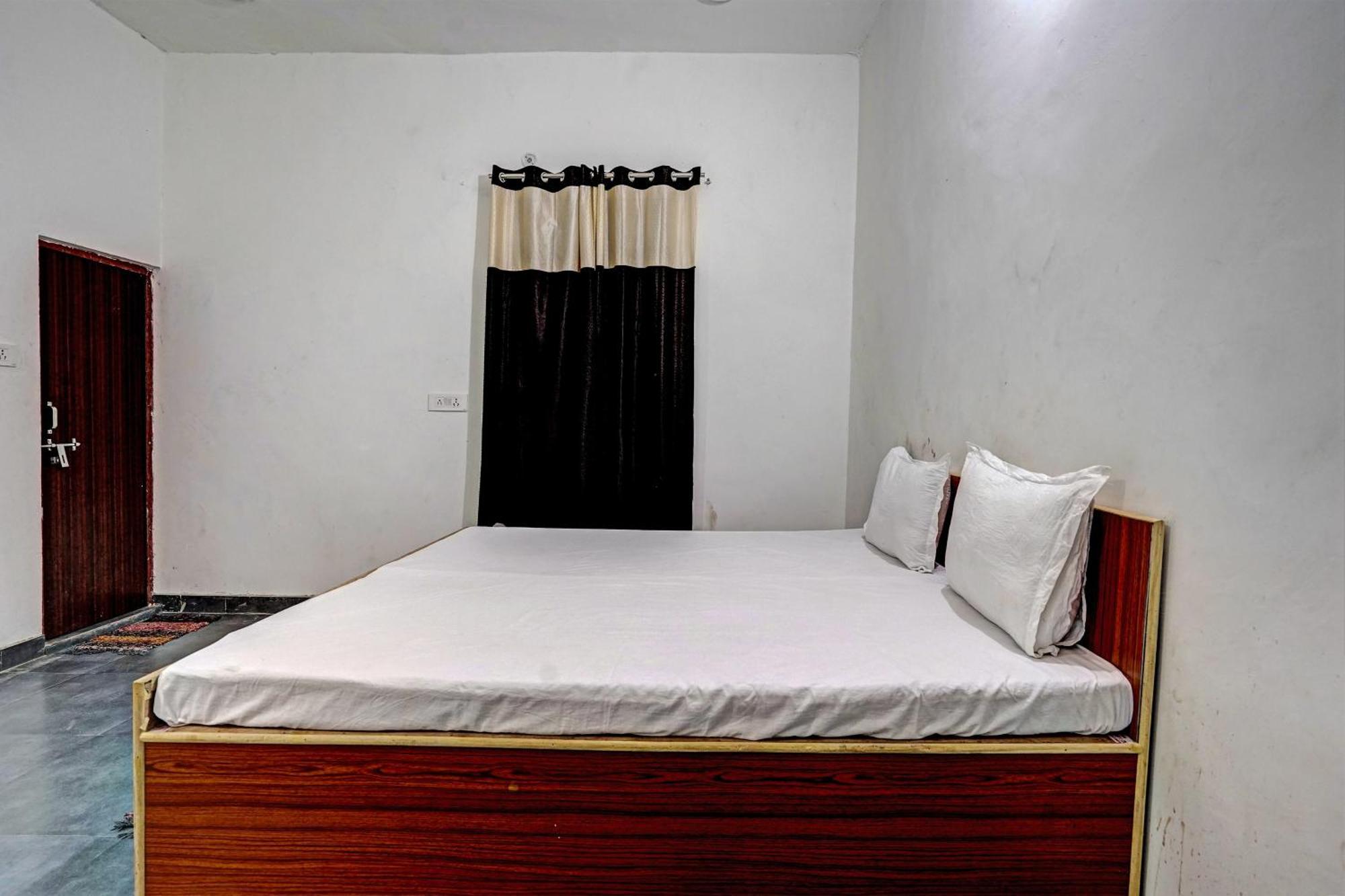 Oyo Double Ss Hotel Hāthras Kültér fotó