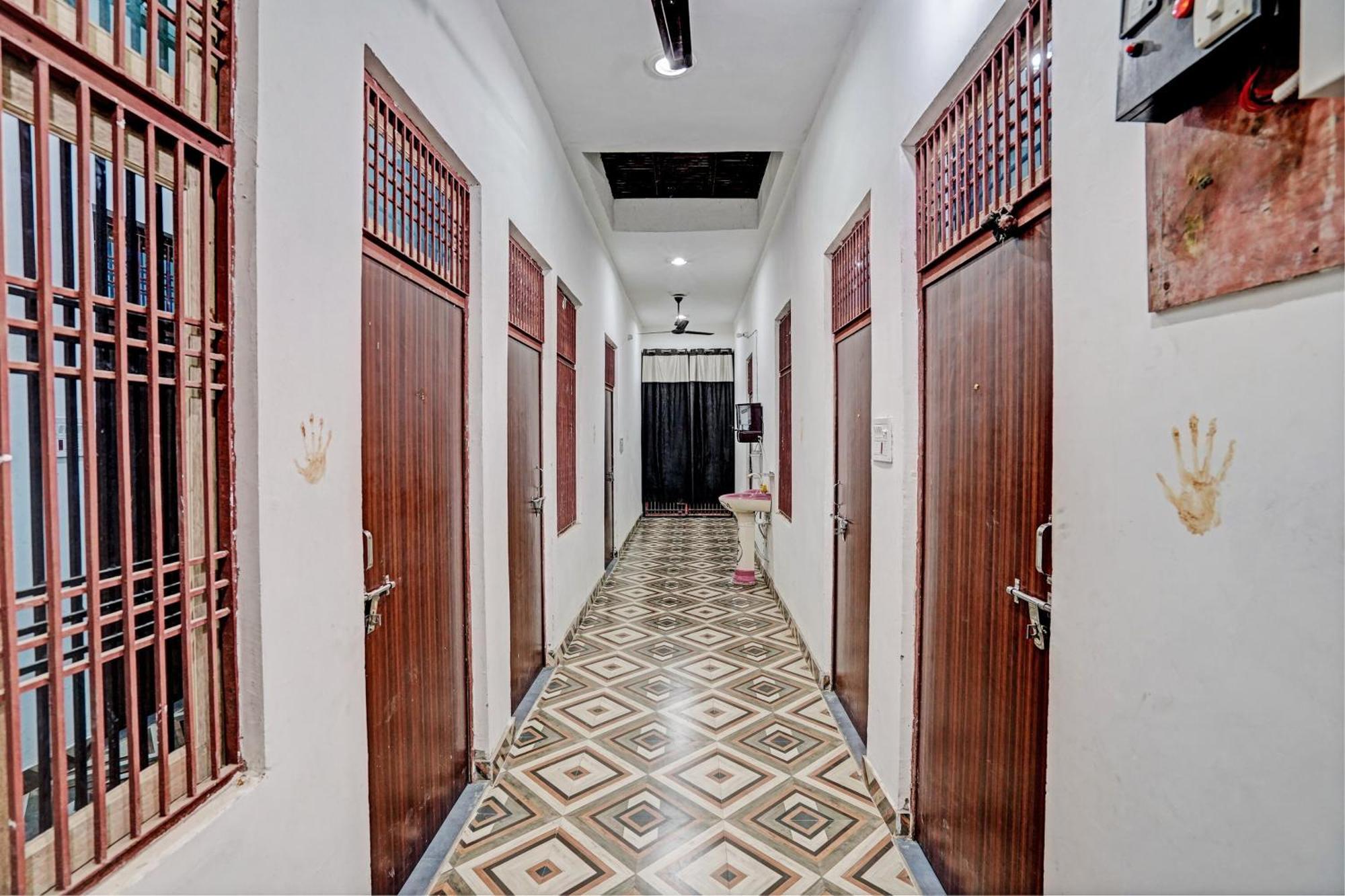 Oyo Double Ss Hotel Hāthras Kültér fotó